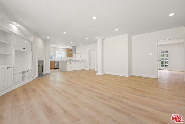 Building Photo - 500 Warner Ave