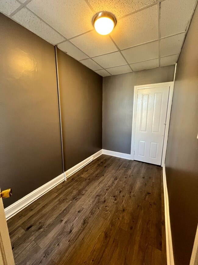 Building Photo - Fully Renovated 3 Bedroom 1 Bath Home Available