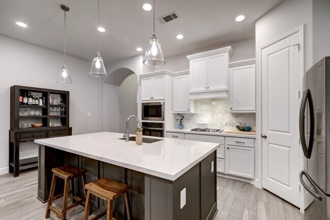 Building Photo - 804 Fall Rock Branch Dr