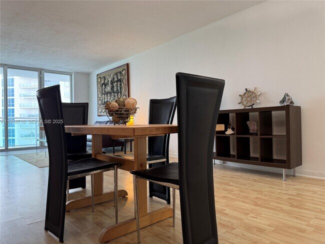 Building Photo - 3001 S Ocean Dr