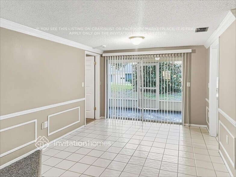 Building Photo - 12206 Meadowbrook Ln