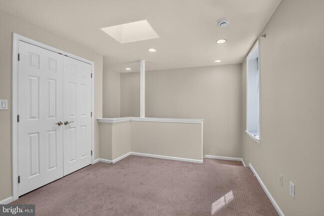 Building Photo - 1027 N 4th St