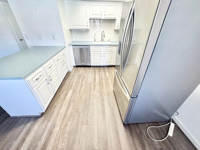 Building Photo - LIMITED TIME ONLY!! TAKE POSSESSION BY JUNE 1ST & RECEIVE ONE MONTH FREE RENT!! In this comfortab...