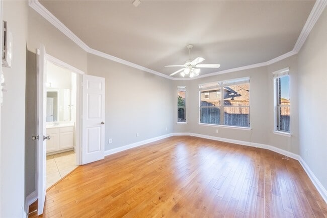 Building Photo - 1067 Valley Vista Dr