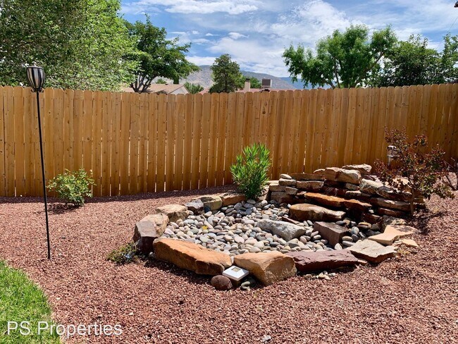Building Photo - 3 br, 2 bath House - 11822 Apache Ave NE