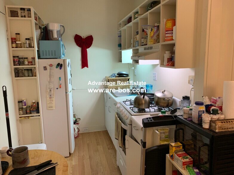 Building Photo - 50 Chester St