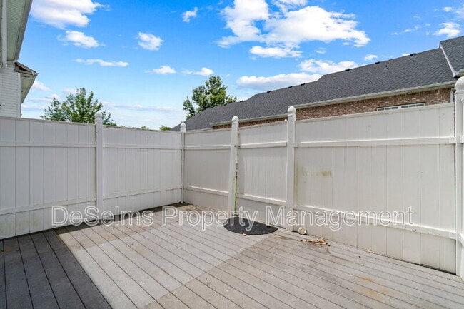 Building Photo - 612 Spence Enclave Way