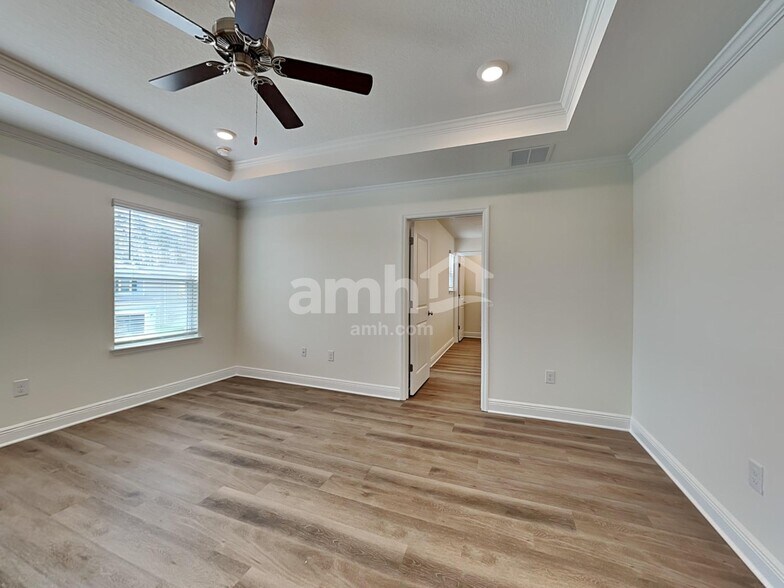 Building Photo - 27121 St Andrews Ave