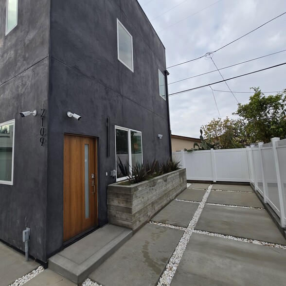 Building Photo - 2109 S West View St