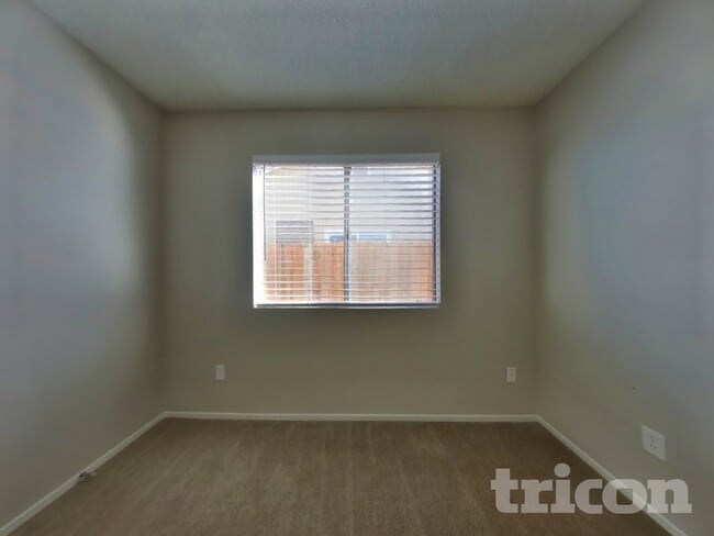 Building Photo - 5294 Acacia Way