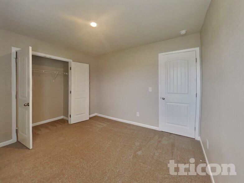 Building Photo - 118 Coleshill Rd