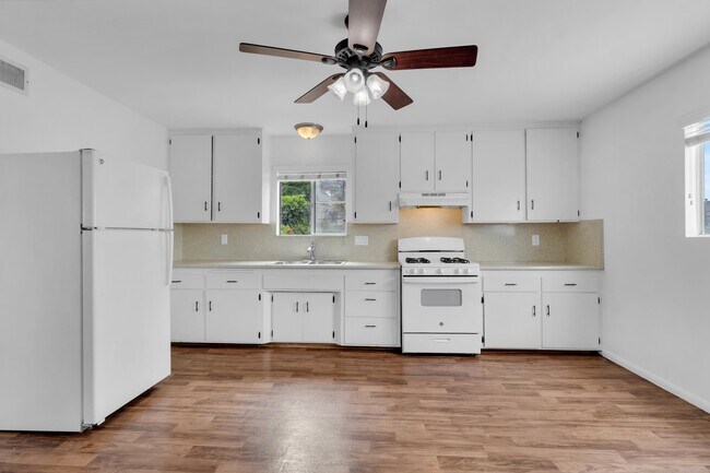 Building Photo - 4745 Choctaw Dr