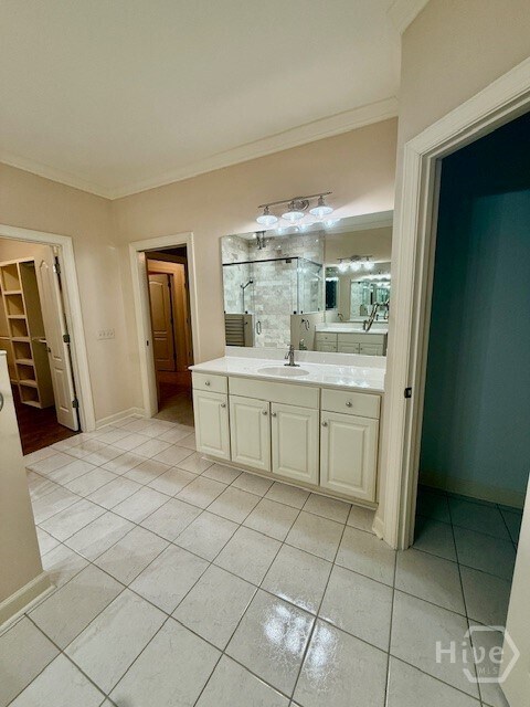 Building Photo - 204 Oak Branch Ct