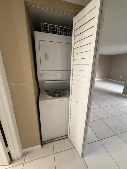 Building Photo - 8215 SW 152nd Ave