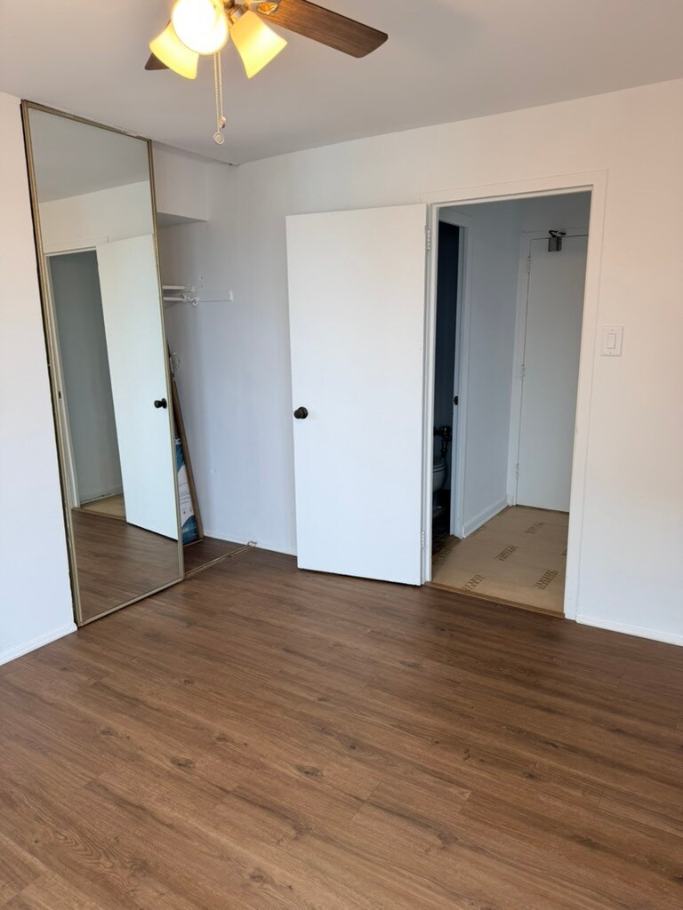 Building Photo - 708 W Bittersweet Pl