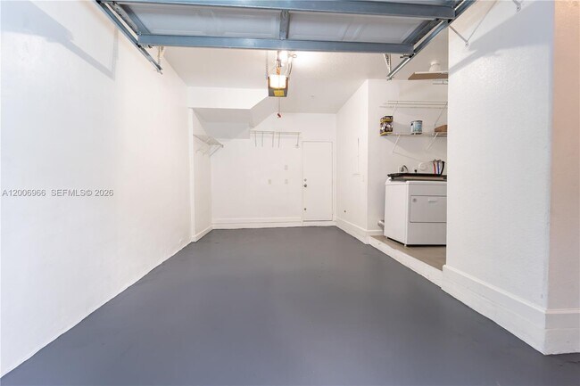 Building Photo - 3515 Shoma Dr