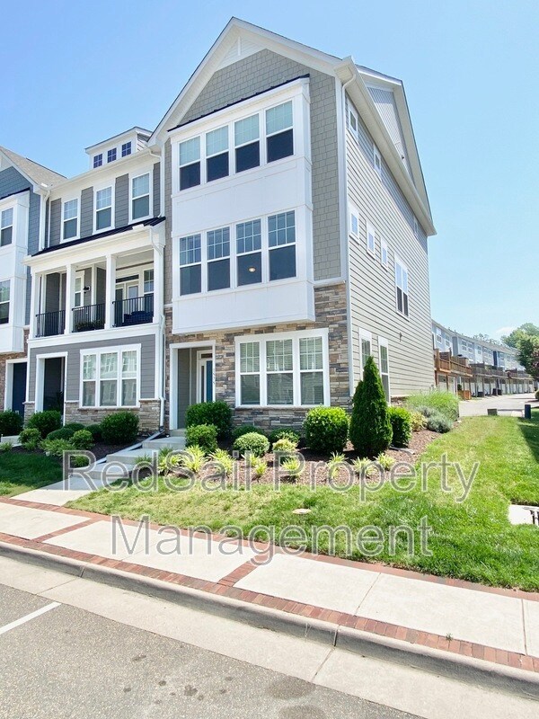 Primary Photo - 1575 Green Hill St