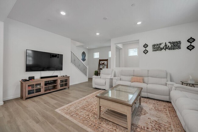 Building Photo - 9310 Mystic Lake Alley