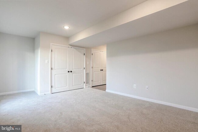 Building Photo - 46 Thrower Rd
