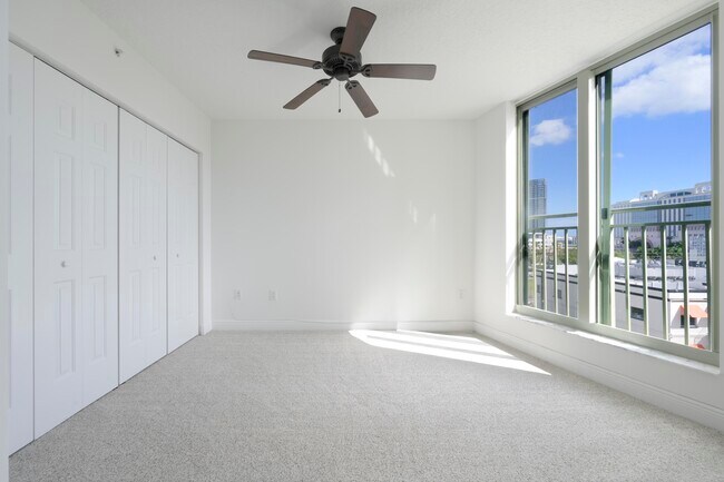 Building Photo - 610 Clematis St