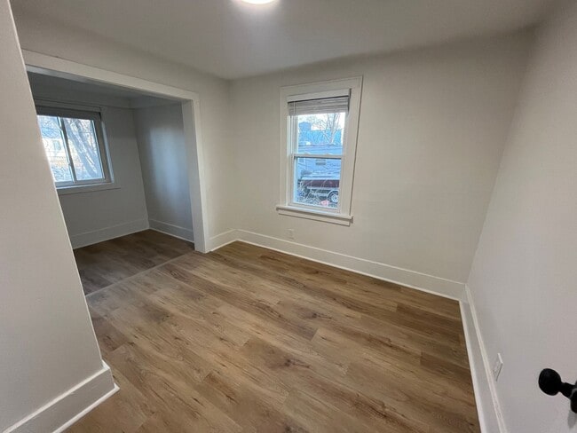 Building Photo - Fully Remodeled House!