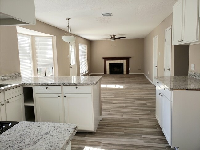 Building Photo - 1911 Richmond Vantage Dr