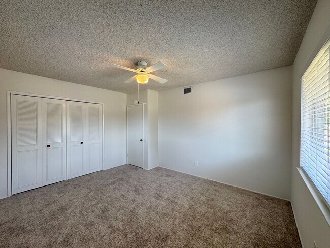 Building Photo - Beautiful Glendora Home in Desireable Area