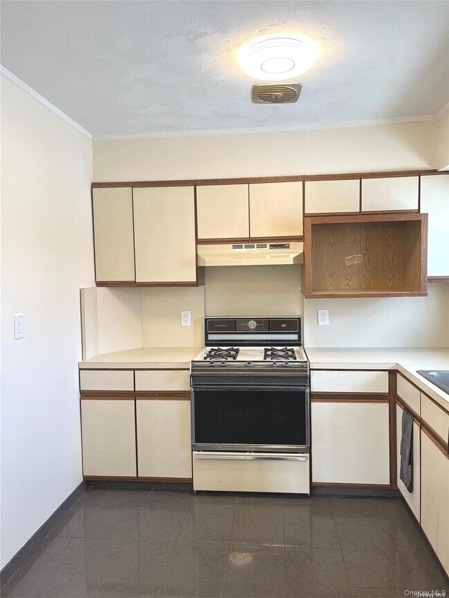 Building Photo - 307 Magnolia Blvd