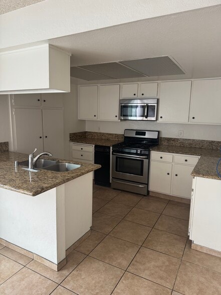 Primary Photo - 4686 Pinecrest Cir