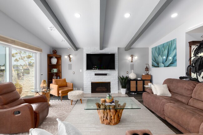 Building Photo - 1408 La Plaza Dr