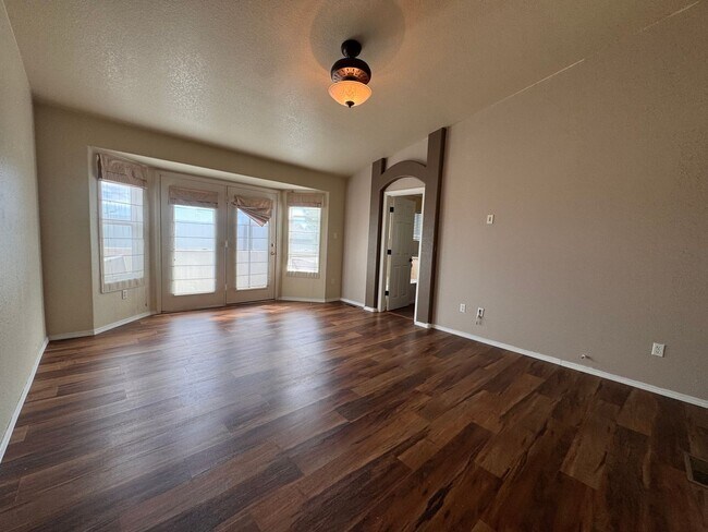 Building Photo - 6300 Verdi Way NW