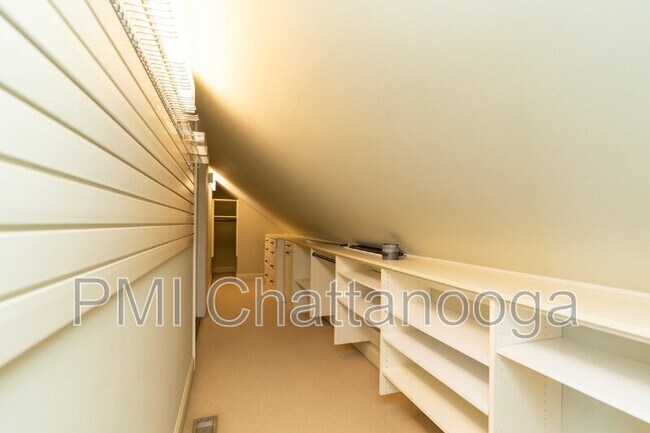 Building Photo - 515 Lindsay Ct