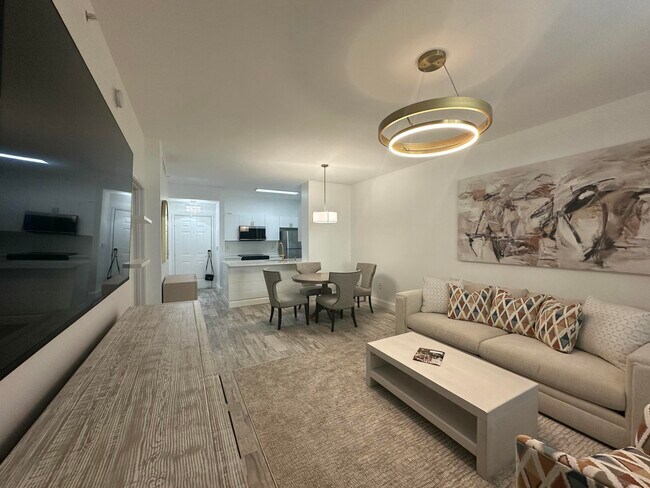 Building Photo - 630 S Sapodilla Ave