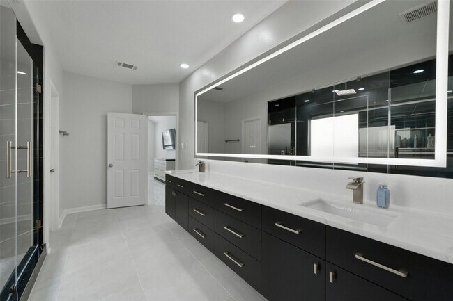 Building Photo - 2315 Bending Spring Dr