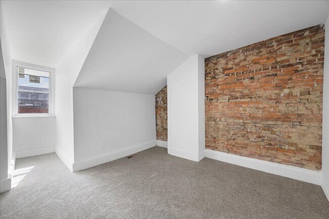 Building Photo - 93 43rd St