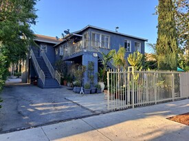 Building Photo - 4137 Chevy Chase Dr