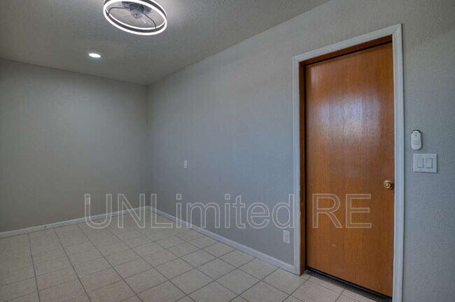 Building Photo - 2512 Cisco Dr S