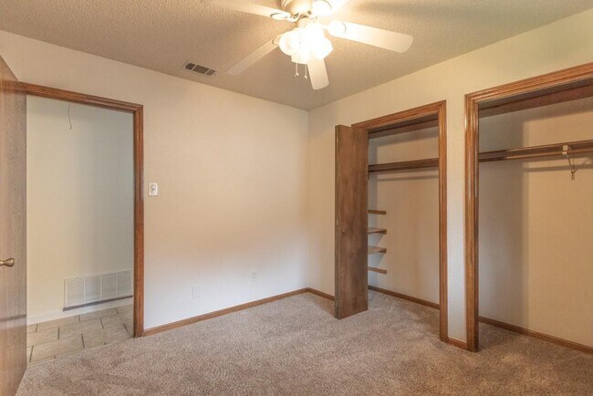 Building Photo - 11101 Froke Cedar Trail