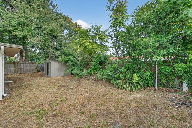 Building Photo - Beautiful 2 Bedroom, 2 Bathroom, 1 Car Garage home for rent.