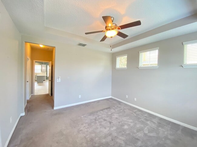 Building Photo - WINDERMERE TRAILS - 3BR/2.5BA PLUS DEN - WALK TO THE PARK