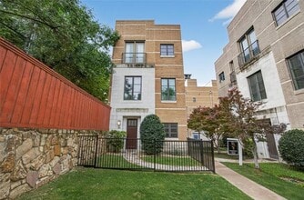 Building Photo - 3210 Carlisle St