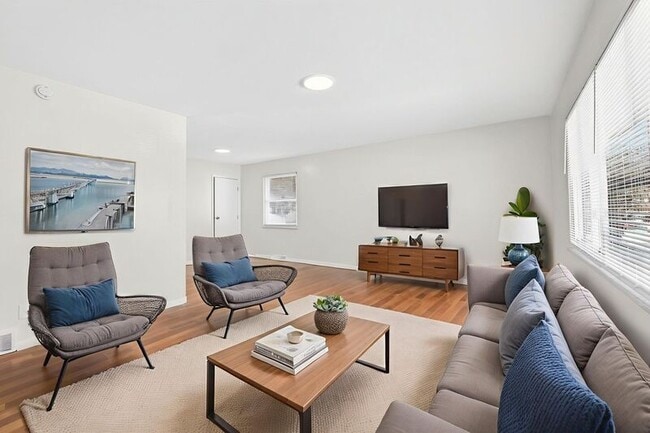 Building Photo - 5201 Bagley Rd