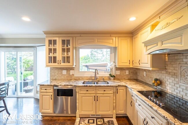 Building Photo - 47898 Lamplighter Trail