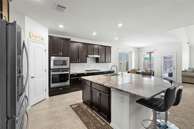 Building Photo - 6533 Leonardo Cove