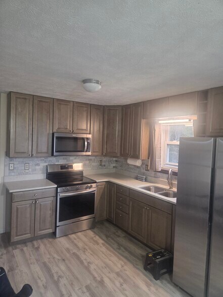 Building Photo - 416 Laurel Mills Rd