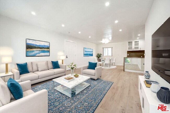 Primary Photo - 9005 Cynthia St