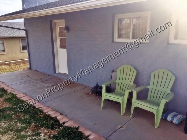 Building Photo - 4480 N Viewpoint Dr