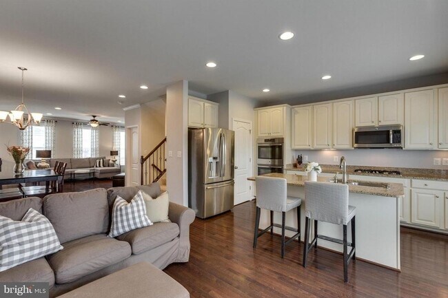 Building Photo - Charming 3BR Townhome in Aldie