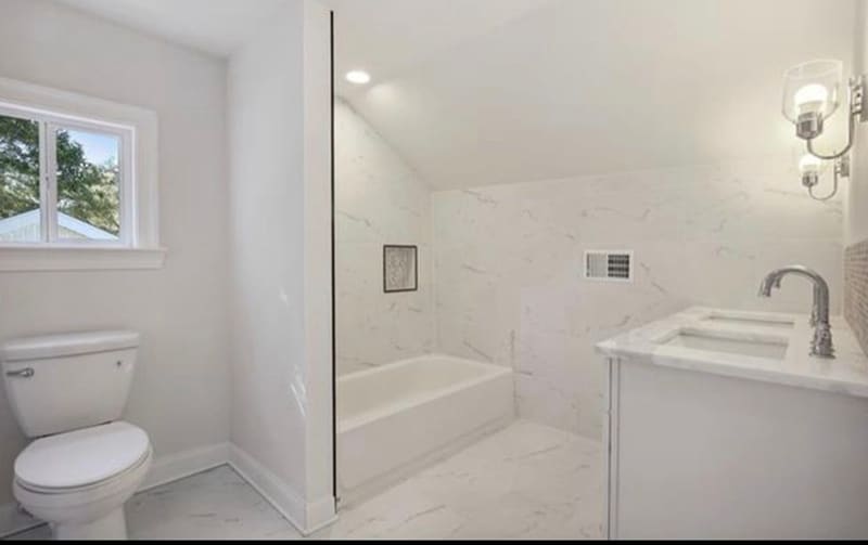 Building Photo - 2412 Jackson Blvd