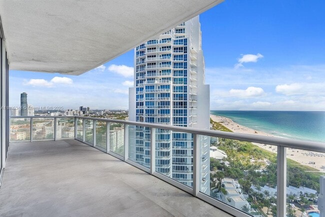 Building Photo - 100 South Pointe Dr